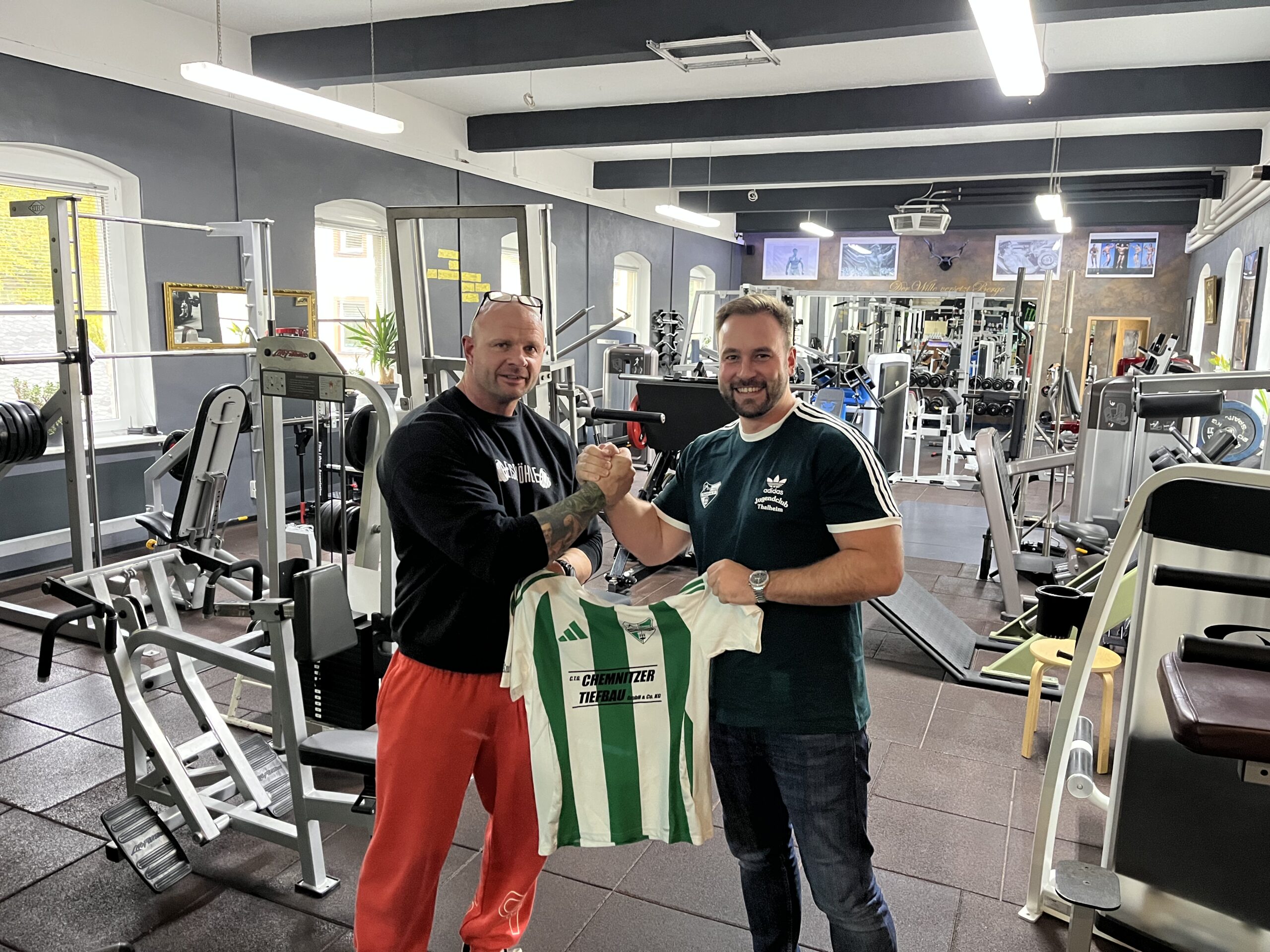 Neue Partnerschaft zwischen Fußballern des SV Tanne Thalheim und dem Fitessstudio Relax in Thalheim!