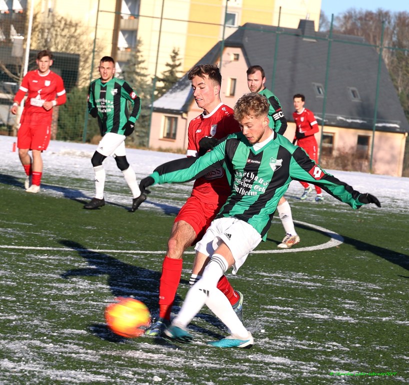 Remis im Spitzenspiel