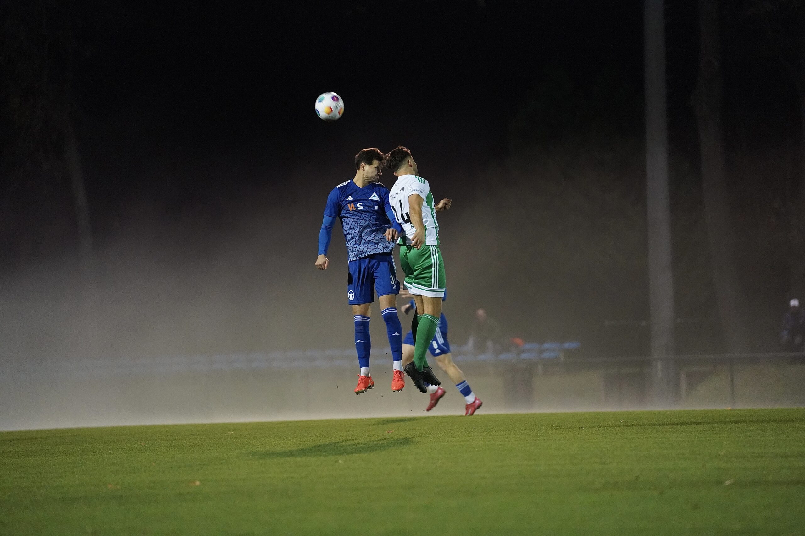 Tannen siegen unter Flutlicht in Markranstädt